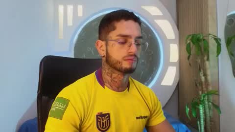 Snapshot of alanrodgers2_0 chatting on 03.12.26 alan online show from 03.12.26