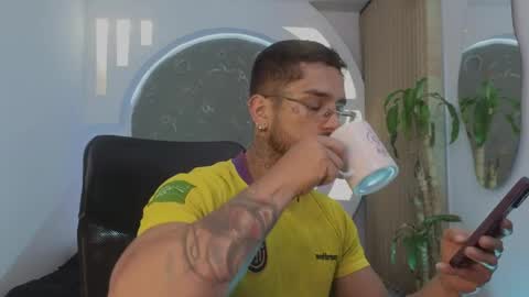 Snapshot of alanrodgers2_0 chatting on 04.03.26 alan online show from 04.03.26