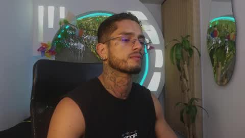 Snapshot of alanrodgers2_0 chatting on 04.06.26 alan online show from 04.06.26