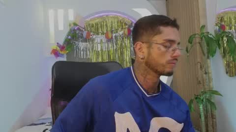 Snapshot of alanrodgers2_0 chatting on 04.15.26 alan online show from 04.15.26