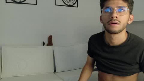 alanvilla_lobo online show from 10.17.25