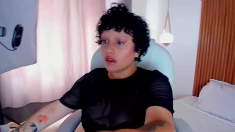 Snapshot of alaska_deluxe chatting on 11.13.25 alaska online show from 11.13.25