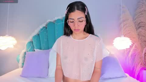 Alassia Hocthner online show from 12.19.25