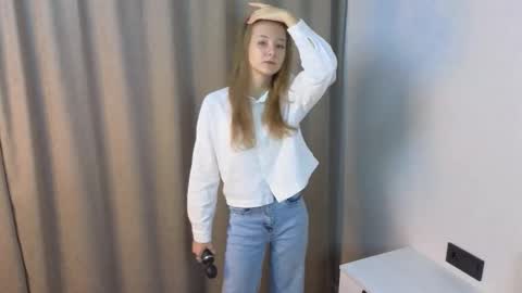 Lola online show from 10.24.25