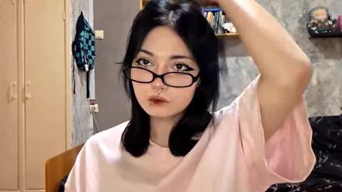 Snapshot of alberthamazierski chatting on 11.12.25 Im Katrina online show from 11.12.25