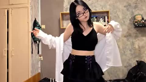 Snapshot of alberthamazierski chatting on 11.20.25 Im Katrina online show from 11.20.25