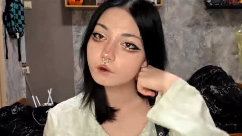 Snapshot of alberthamazierski chatting on 11.21.25 Im Katrina online show from 11.21.25