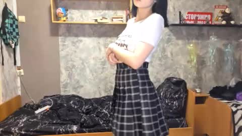 Snapshot of alberthamazierski chatting on 12.15.25 Im Katrina online show from 12.15.25