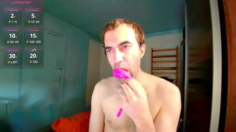 Snapshot of albertpassive chatting on 05.22.26 albertpassive online show from 05.22.26