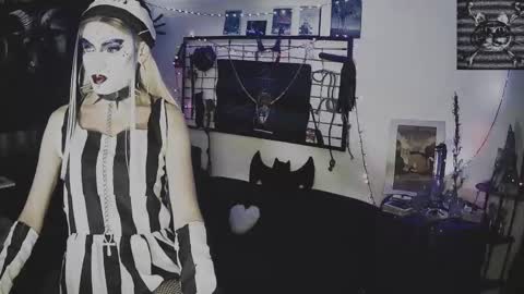 Mistic witch online show from 10.15.25