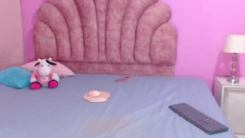 Snapshot of aldana_stone chatting on 01.25.25 aldana_stone online show from 01.25.25