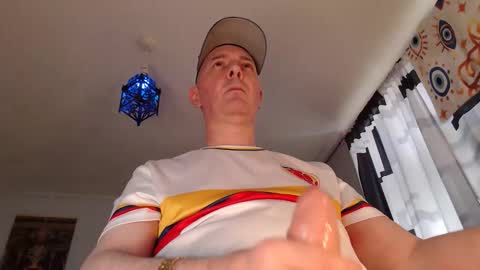 Snapshot of aldovitzo chatting on 04.02.26 aldovitzo online show from 04.02.26