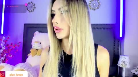 Snapshot of ale_love_ chatting on 11.19.25 ALE LOVE online show from 11.19.25