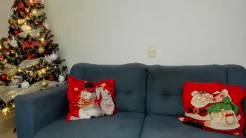 Snapshot of ale_petitee chatting on 12.03.25 alexa online show from 12.03.25