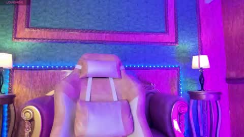 Snapshot of ale_sweety_ chatting on 11.10.25 Aleja Online GTM-5 700 1400 online show from 11.10.25