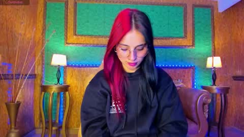 Snapshot of ale_sweety_ chatting on 12.15.25 Aleja Online GTM-5 700 1400 online show from 12.15.25