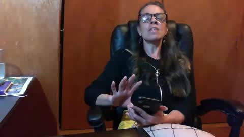 Snapshot of aledca chatting on 10.26.25 Andrea online show from 10.26.25