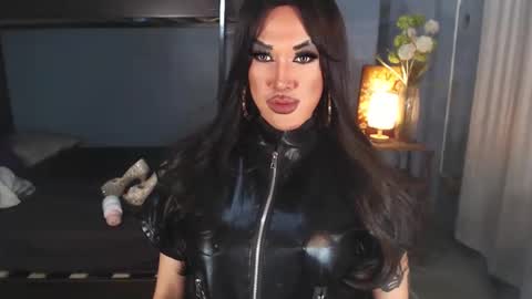 Snapshot of aleinacroft chatting on 02.03.25 aleinacroft online show from 02.03.25