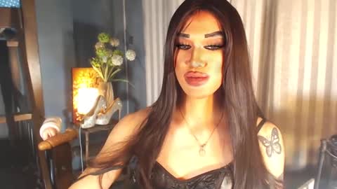 Snapshot of aleinacroft chatting on 02.12.25 aleinacroft online show from 02.12.25