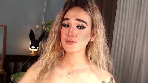 Snapshot of aleinacroft chatting on 09.16.25 aleinacroft online show from 09.16.25