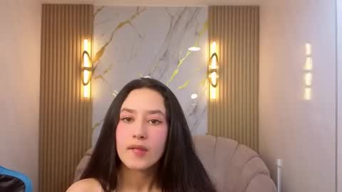 Snapshot of aleja05_b chatting on 11.15.25 aleja online show from 11.15.25