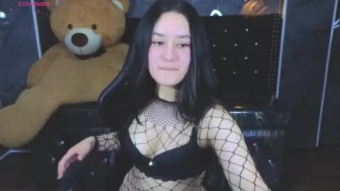 Snapshot of aleja05_b chatting on 11.20.25 aleja online show from 11.20.25