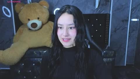 Snapshot of aleja05_b chatting on 12.14.25 aleja online show from 12.14.25