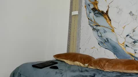 Snapshot of aleja_dollx chatting on 12.01.25 Aleja online show from 12.01.25