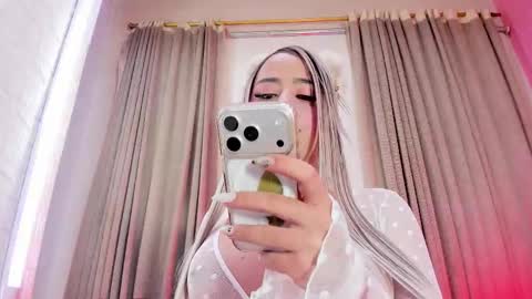 Snapshot of aleja_hill chatting on 11.02.25 Aleja Hill online show from 11.02.25