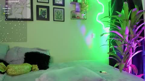 Aleja Queen online show from 10.15.25