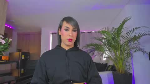 A L E J A N D R A online show from 02.25.25