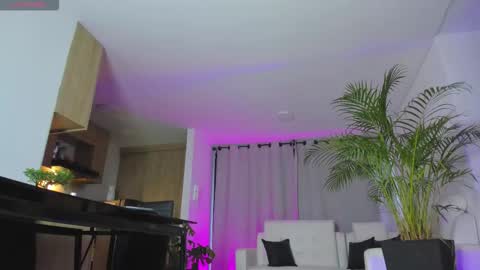 A L E J A N D R A online show from 10.04.25