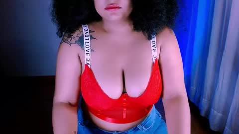 Snapshot of alejandra_conde chatting on 02.11.25 Alejandra online show from 02.11.25