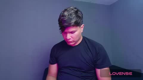 Snapshot of alejandro_vt chatting on 10.27.25 Alejandro G online show from 10.27.25