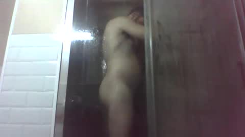 Snapshot of alejandrodiezcortes chatting on 12.01.25 catch33 online show from 12.01.25