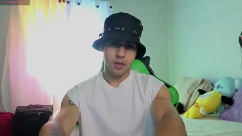 Snapshot of alejandrojf_00 chatting on 10.17.25 Daiki jack online show from 10.17.25