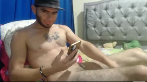 Snapshot of alejo22cm69 chatting on 11.30.25 alejoo online show from 11.30.25