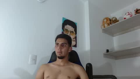 Snapshot of alejo_hot23 chatting on 01.18.25 David online show from 01.18.25