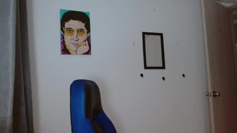 Snapshot of alejo_hot23 chatting on 10.17.25 David online show from 10.17.25