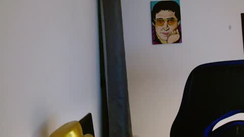 Snapshot of alejo_hot23 chatting on 10.27.25 David online show from 10.27.25