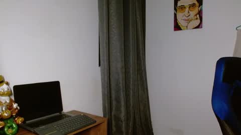 Snapshot of alejo_hot23 chatting on 11.10.25 David online show from 11.10.25