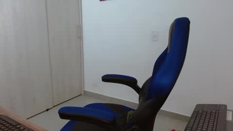 Snapshot of alejo_hot23 chatting on 11.15.25 David online show from 11.15.25