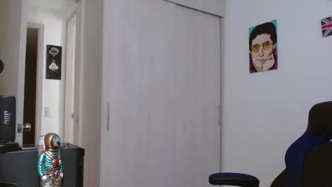 Snapshot of alejo_hot23 chatting on 11.29.25 David online show from 11.29.25