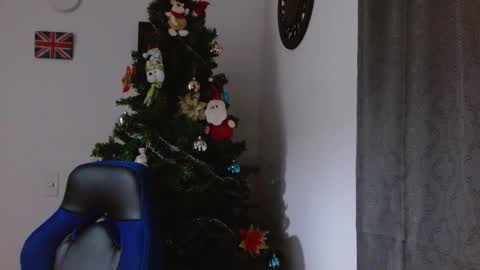 Snapshot of alejo_hot23 chatting on 12.05.25 David online show from 12.05.25