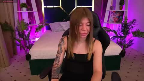 aleksaloree online show from 10.18.25