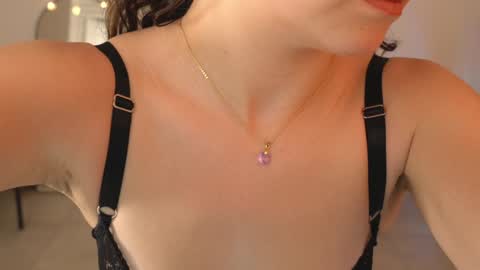 Snapshot of alemaniababe chatting on 12.03.24 Ale online show from 12.03.24