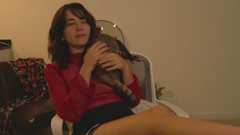 Snapshot of alemaniababe chatting on 12.28.24 Ale online show from 12.28.24