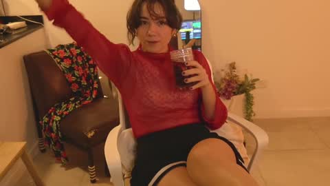 Snapshot of alemaniababe chatting on 12.29.24 Ale online show from 12.29.24