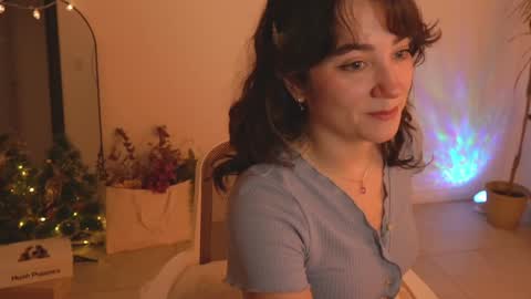 Snapshot of alemaniababe chatting on 12.30.24 Ale online show from 12.30.24