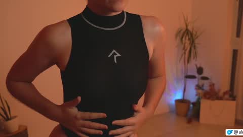 Snapshot of alemaniababe chatting on 01.14.25 Ale online show from 01.14.25